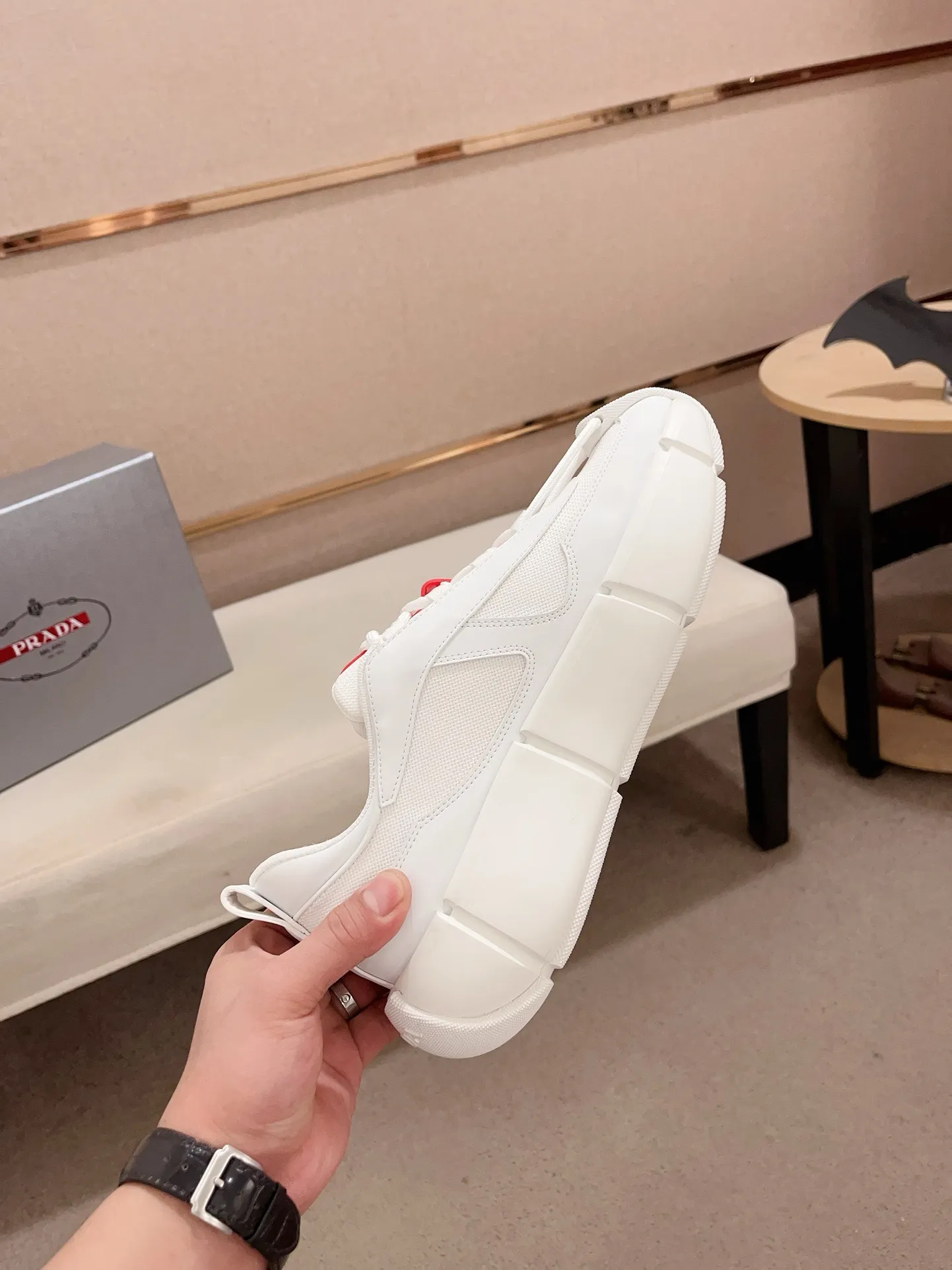 Men's shoes 💰 540💰 ✔️✔️✔️High version High-quality new PRADA (Prada) counters are launched simultaneously, new men's shoes, 😘fabrics are selected from first-layer cowhide. Lining: imported elastic mesh➕cowhide lining. 👍🏿High-end☄️Open-molded non-slip rubber outsole, exquisite lines, simple and elegant, comfortable and high-end for leisure travel. Number of yards: 38 to 44. (Can be customized for 45 non-refundable)